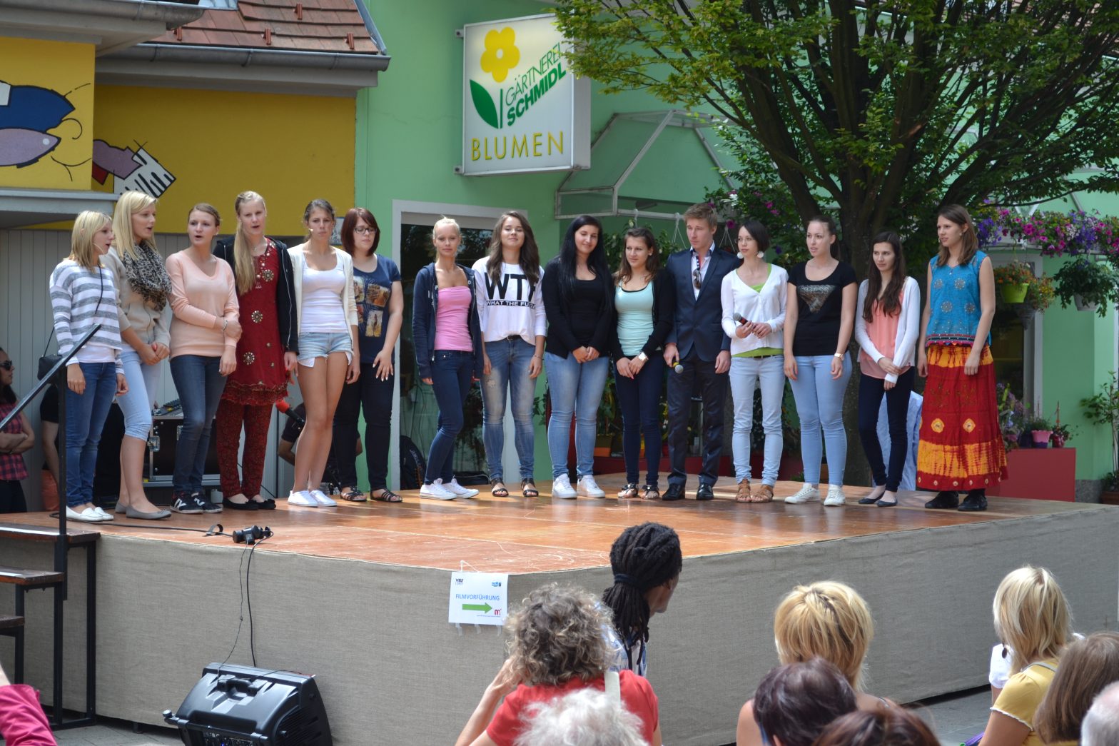 Eine Jeans geht um die Welt – Theater der 3BK