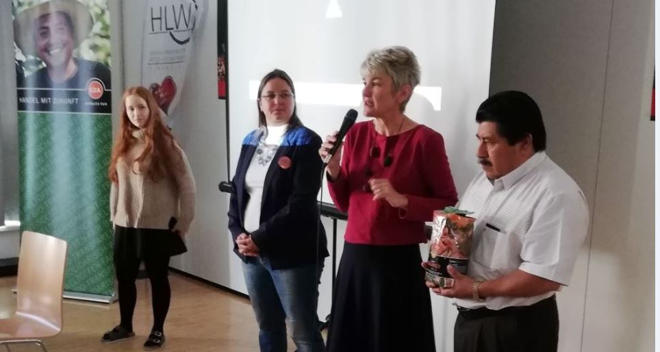 Mexikanischer Kaffeeproduzent besucht Fairtrade-Schule HLW Pinkafeld