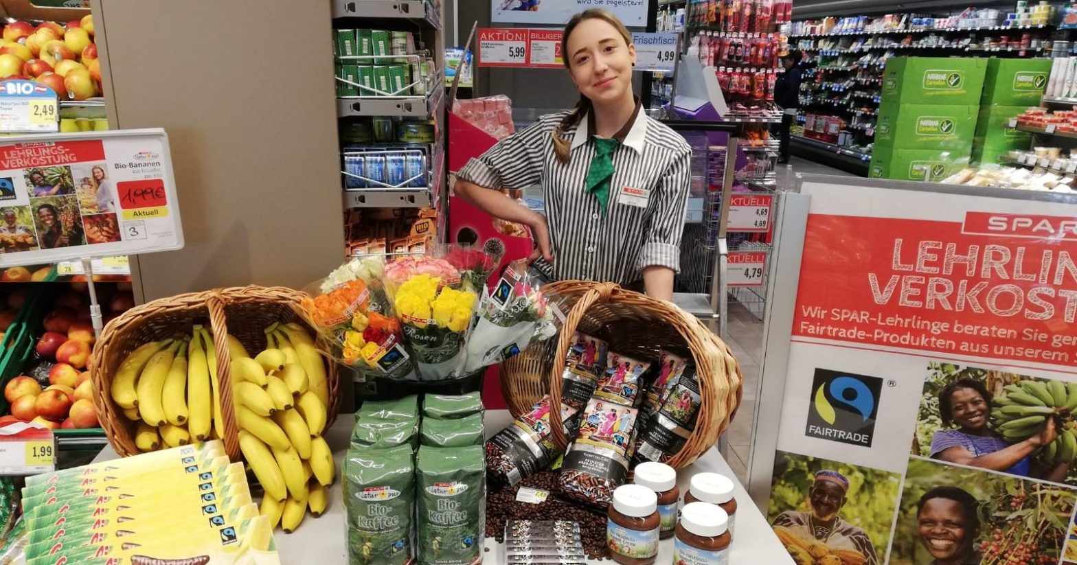FAIRTRADE-Verkaufsaktivität von SPAR-Lehrlingen