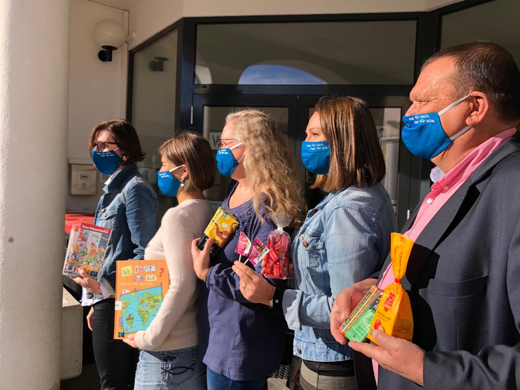 FAIRTRADE-News: Mund-Nasen-Schutz für das Schulteam