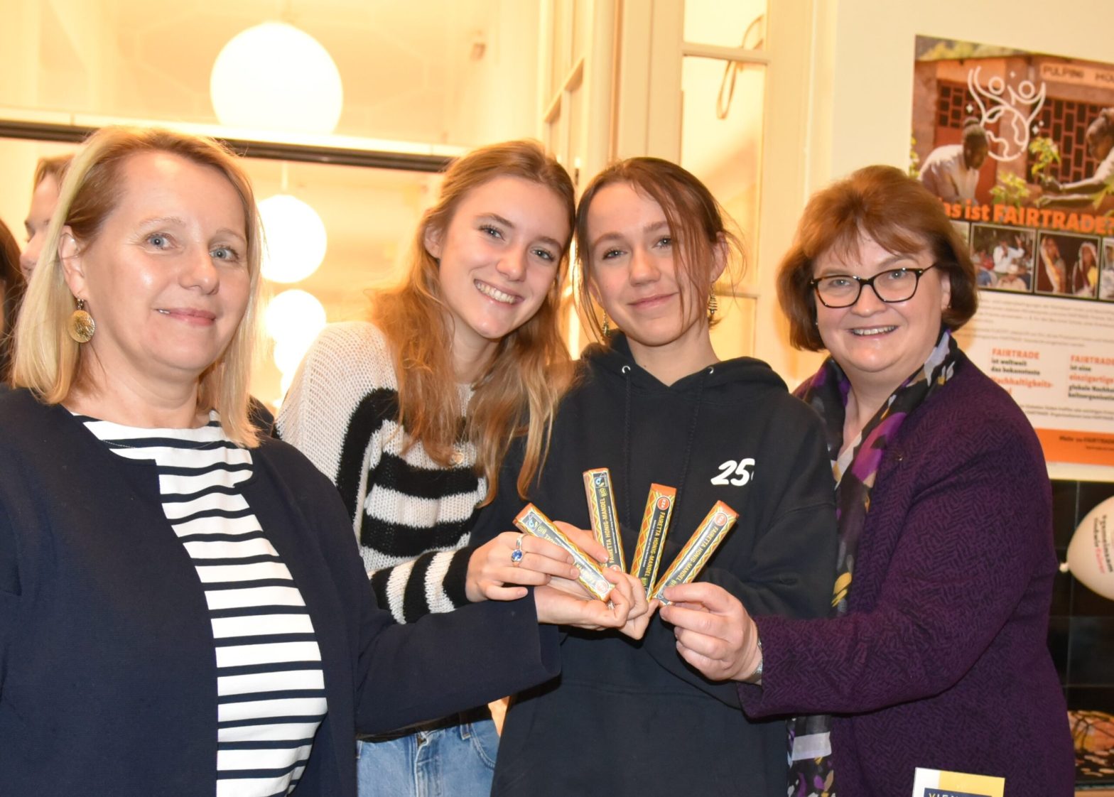 Großer Ansturm bei FAIRTRADE-Quiz mit Schokoladen-Gewinnspiel an der Vienna Business School Schönborngasse am Mittwoch, 06.12.2023
