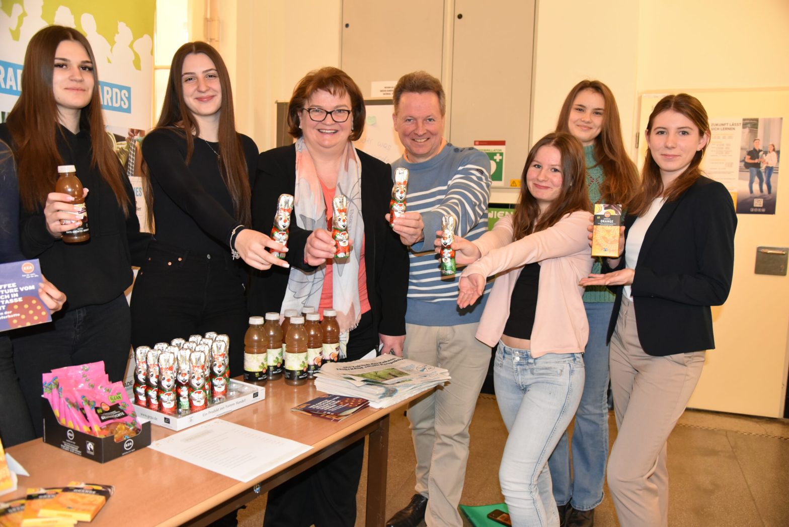 FAIRTRADE-Osterverkaufsstand an der VBS Schönborngasse