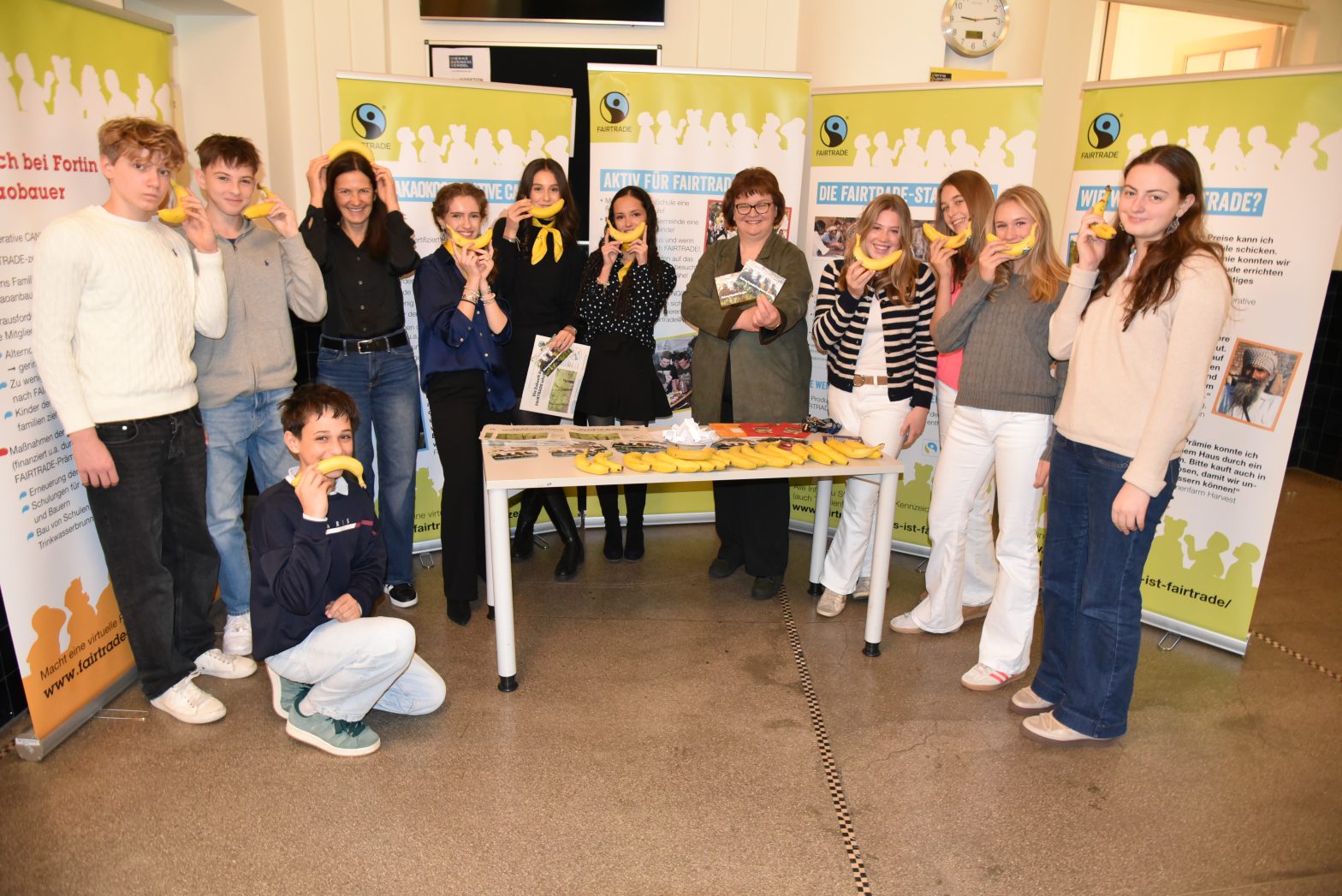 Großer Erfolg für FAIRTRADE Bananen-Challenge an der Vienna Business School Schönborngasse am Donnerstag, 13. November 2025